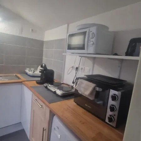 Prázdninový dům Maisonnette Avec Jardin Et Piscine Privee Grabels