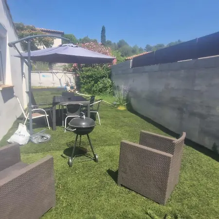 Maisonnette Avec Jardin Et Piscine Privee Holiday home Grabels
