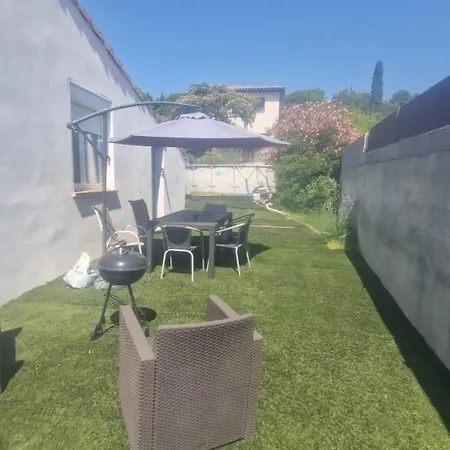 Maisonnette Avec Jardin Et Piscine Privee Grabels