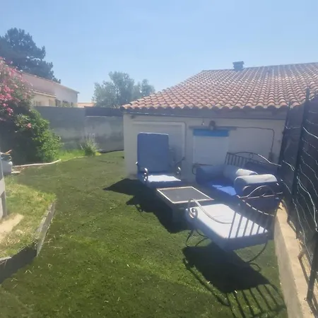 Prázdninový dům Maisonnette Avec Jardin Et Piscine Privee Grabels