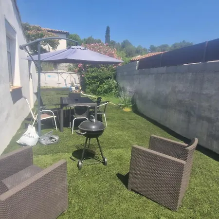Maisonnette Avec Jardin Et Piscine Privee Grabels